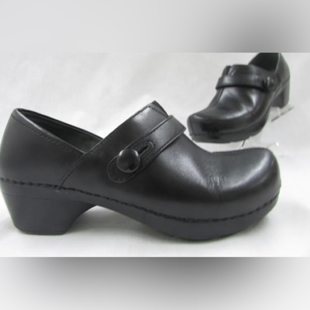 Dansko professional black clogs size 40/9.5